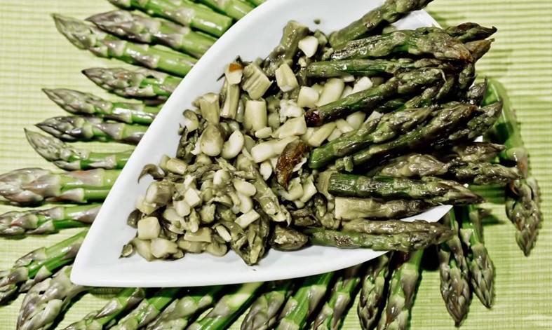Ricetta Vegan , per Pulire , Cucinare e Preparare gli Asparagi