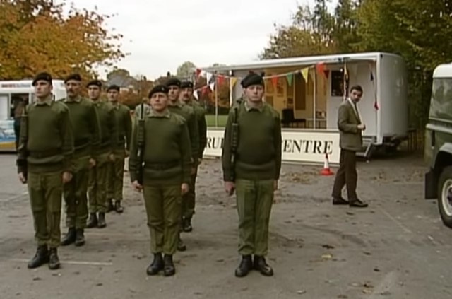 Funny , Gag in Army Cadets con il Fantastico Mr. Bean