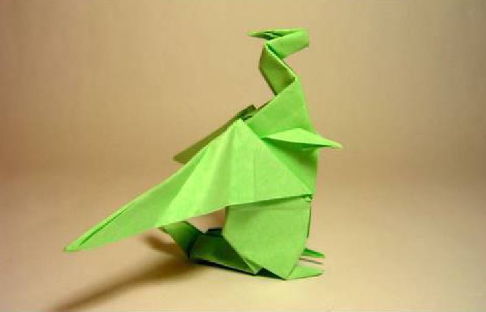 Funny , Arte dell' Origami per Creare un Fantastico Dragone