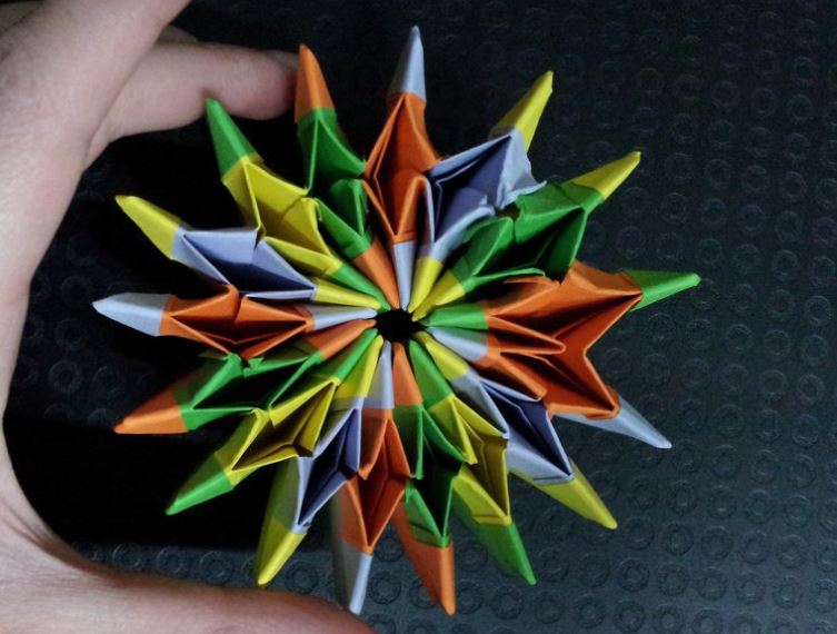 Funny , Arte dell' Origami per Creare un Intrigante Fireworks