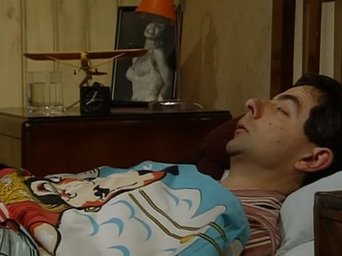 Video  DvdiV –  Funny ,  Gag in ” Alarm clock and getting Up ” con il Fantastico  Mr. Bean